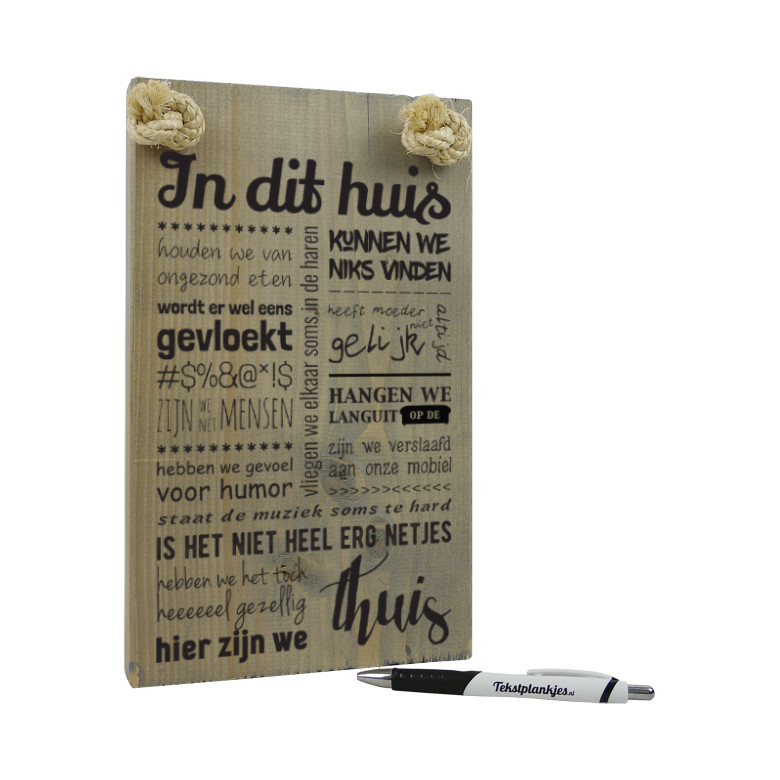 Tekst op hout: in dit huis