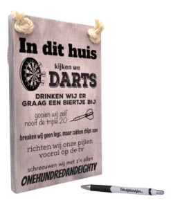 Tekst op hout - in dit huis kijken wij darts