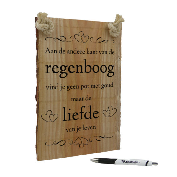 Tekst op hout - aan de andere kant van de regenboog