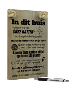 Tekst op hout - in dit huis houden wij van onze katten