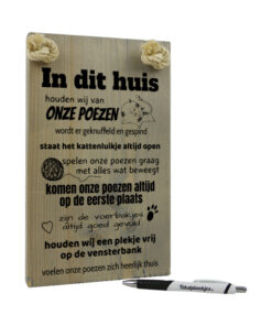 Tekst op hout - in dit huis houden wij van onze poezen