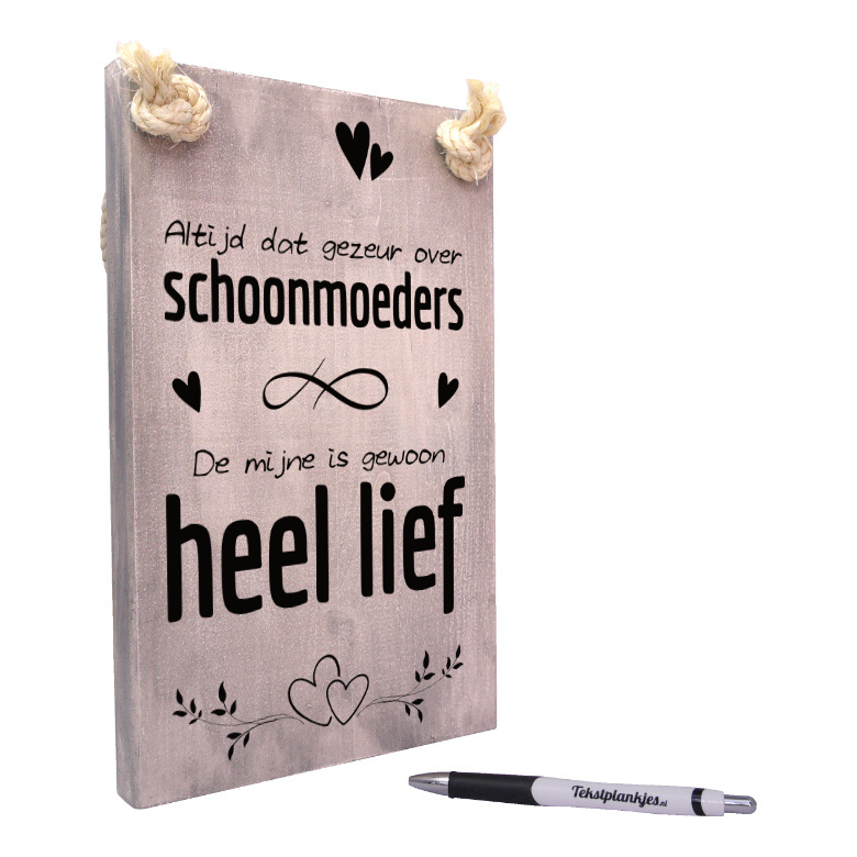 tekst op hout tekstbord - altijd dat gezeur over schoonmoeders