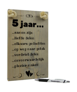 cadeau houten huwelijk - 5 jaar getrouwd - tekst op hout cadeau