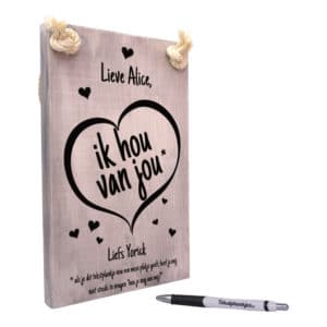 tekst op hout - origineel cadeau voor je vriendin - lieve naam ik hou van jou