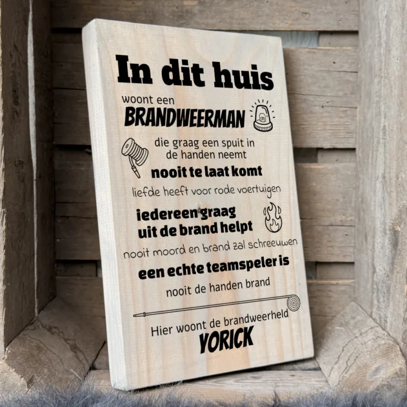 gepersonaliseerd cadeau brandweerman of brandweervrouw - in dit huis woont een brandweerman